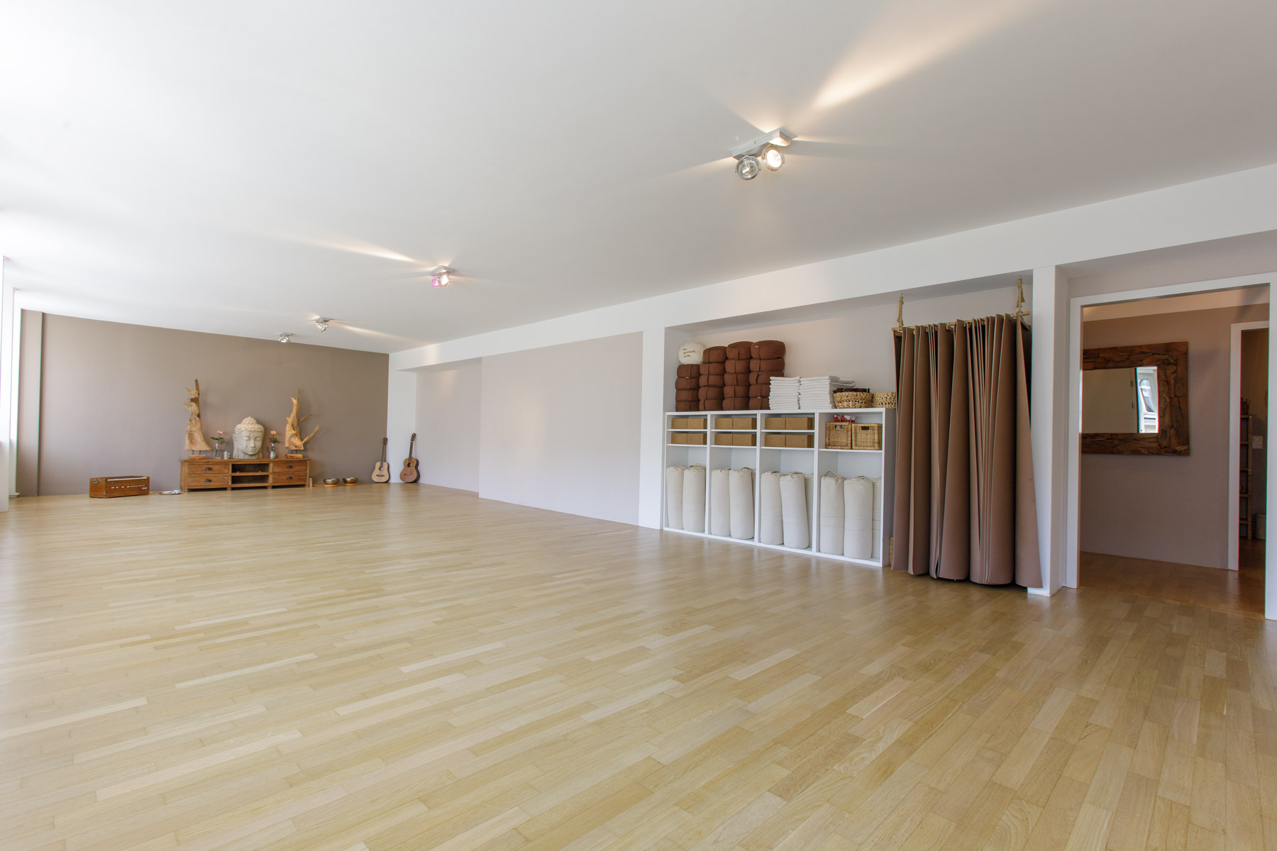 Yogashala 1