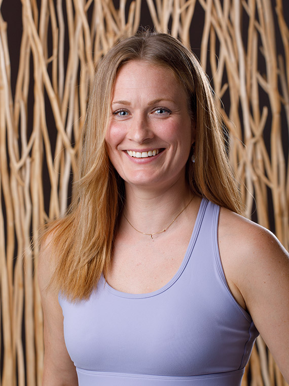Liv Zischeck ATHAYOGA